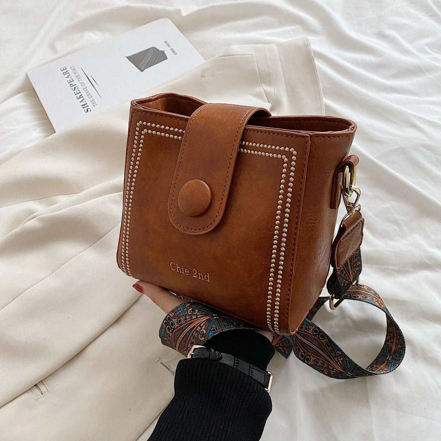 Saboor store New Fashion Retro High Texture Shoulder Brown / Free Size New Fashion Retro High Texture Shoulder Messenger Bag