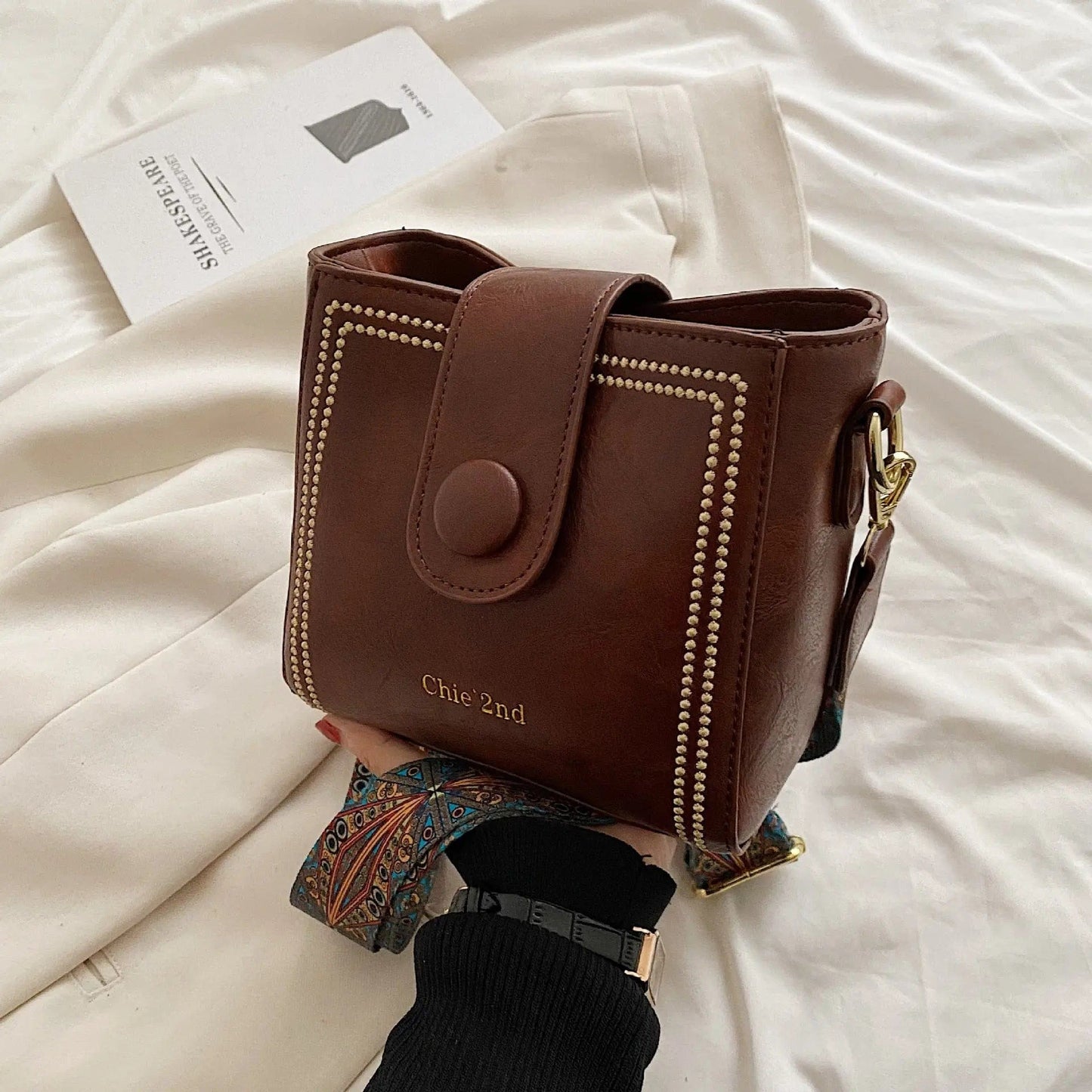 Saboor store New Fashion Retro High Texture Shoulder Coffee / Free Size New Fashion Retro High Texture Shoulder Messenger Bag