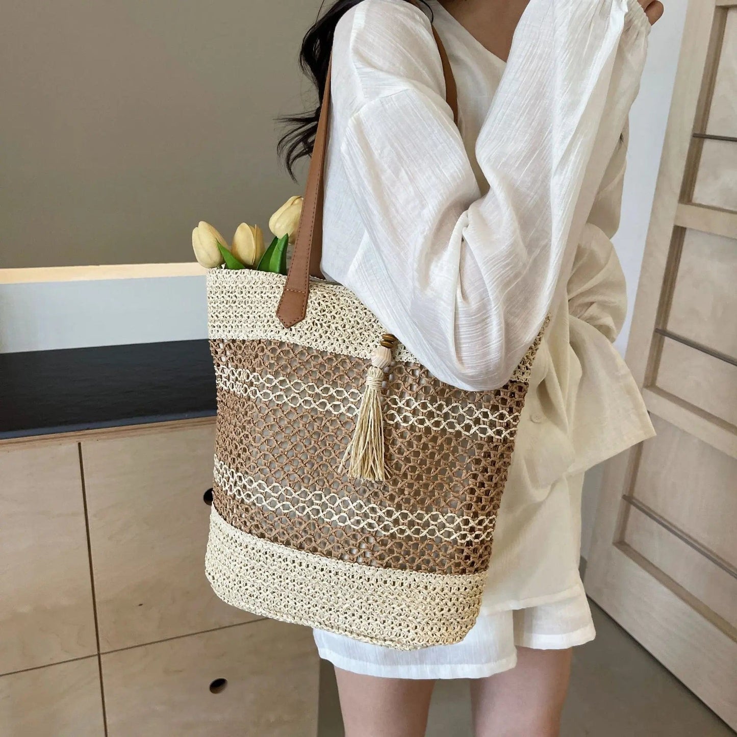 Saboor store Summer Stripe Straw Sholder Bags With Ta Beige Summer Stripe Straw Sholder Bags With Tassel Pendant Fashion Large Capacity Seaside Vacation Beach Bags